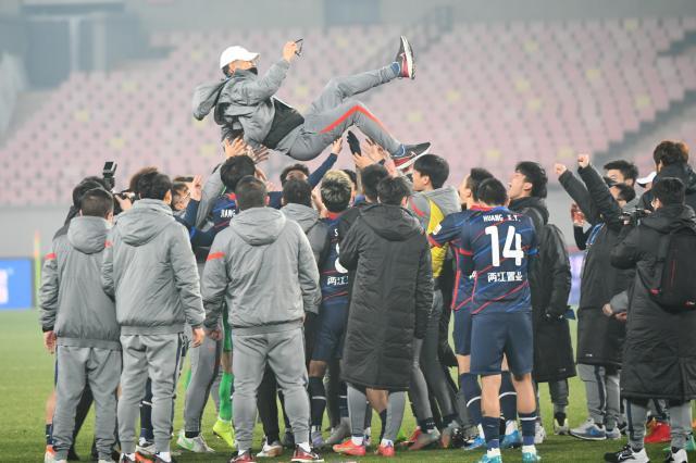 开云体育-股改失败只能躺平退出？ 重庆两江竞技步入“死”局